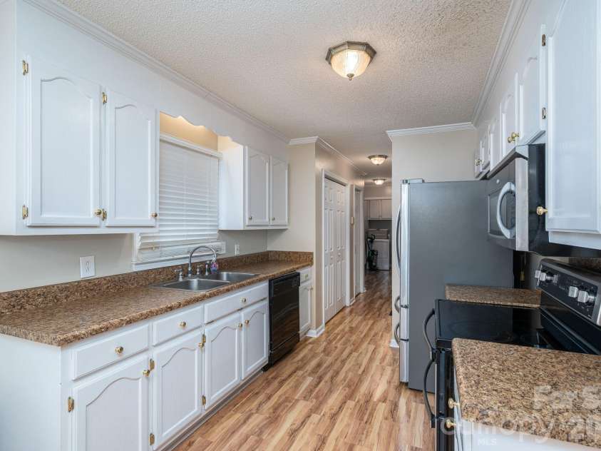 112 Pilots Ridge Drive, Bessemer City, NC 28016.  MLS# CAR4351815, YatesRealty ID 4363. 