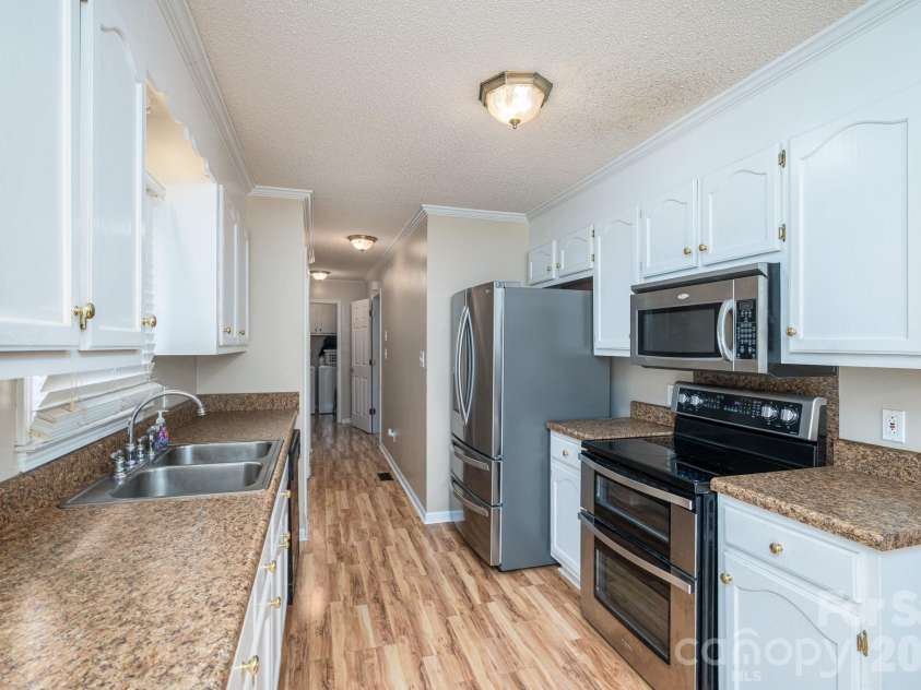 112 Pilots Ridge Drive, Bessemer City, NC 28016.  MLS# CAR4351815, YatesRealty ID 4363. 