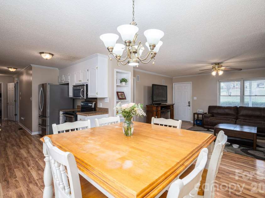 112 Pilots Ridge Drive, Bessemer City, NC 28016.  MLS# CAR4351815, YatesRealty ID 4363. 