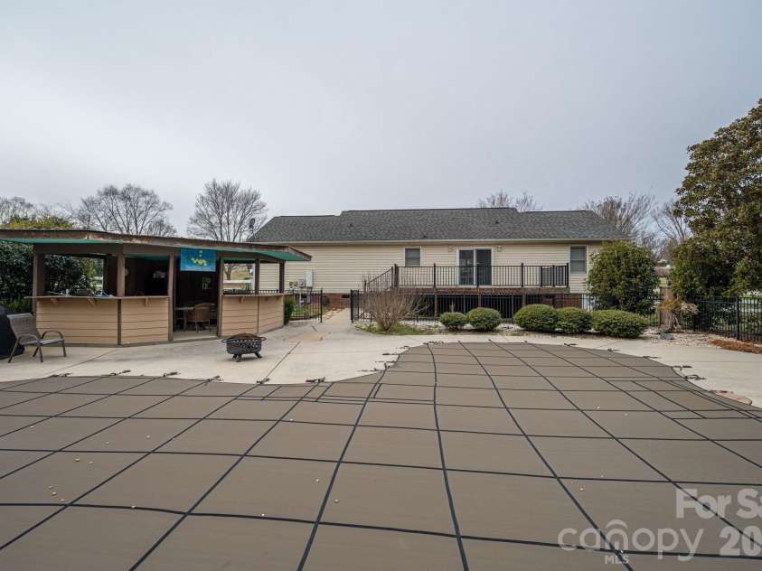 112 Pilots Ridge Drive, Bessemer City, NC 28016.  MLS# CAR4351815, YatesRealty ID 4363. 