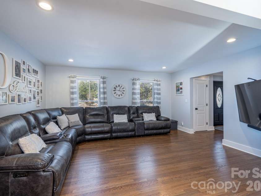 3231 Fairhaven Road, Rock Hill, SC 29732.  MLS# CAR4341436, YatesRealty ID 4363. Family Room