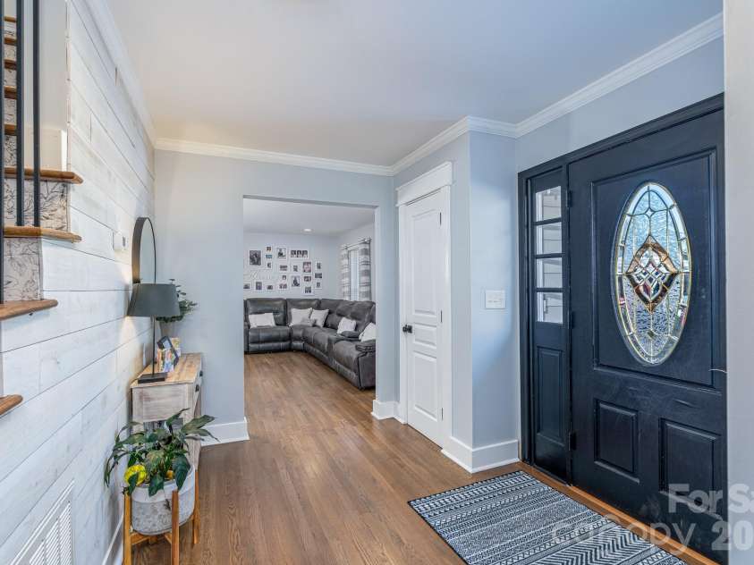 3231 Fairhaven Road, Rock Hill, SC 29732.  MLS# CAR4341436, YatesRealty ID 4363. Foyer/Entrance