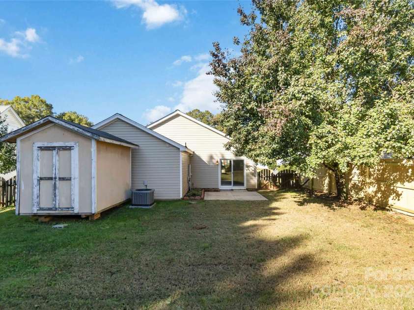 110 Camforth Drive, Mooresville, NC 28117.  MLS# CAR4309293, YatesRealty ID 43630. 