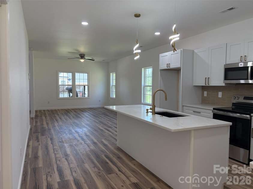 106 Blakemore Drive, Shelby, NC 28152.  MLS# CAR4413808, YatesRealty ID 43631. 