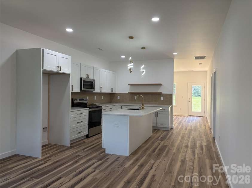 106 Blakemore Drive, Shelby, NC 28152.  MLS# CAR4413808, YatesRealty ID 43631. 