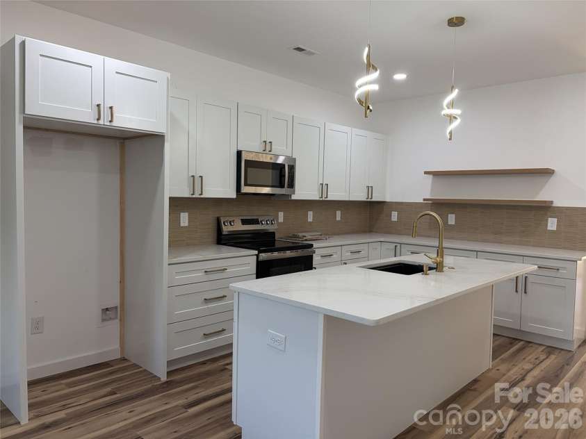 106 Blakemore Drive, Shelby, NC 28152.  MLS# CAR4413808, YatesRealty ID 43631. 