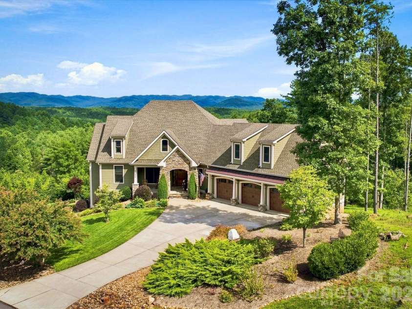 5504 Cedar Cove Way, Lenoir, NC 28645.  MLS# CAR4413803, YatesRealty ID 43632. 