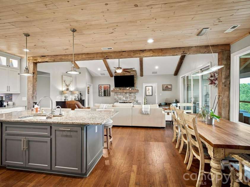 5504 Cedar Cove Way, Lenoir, NC 28645.  MLS# CAR4413803, YatesRealty ID 43632. 