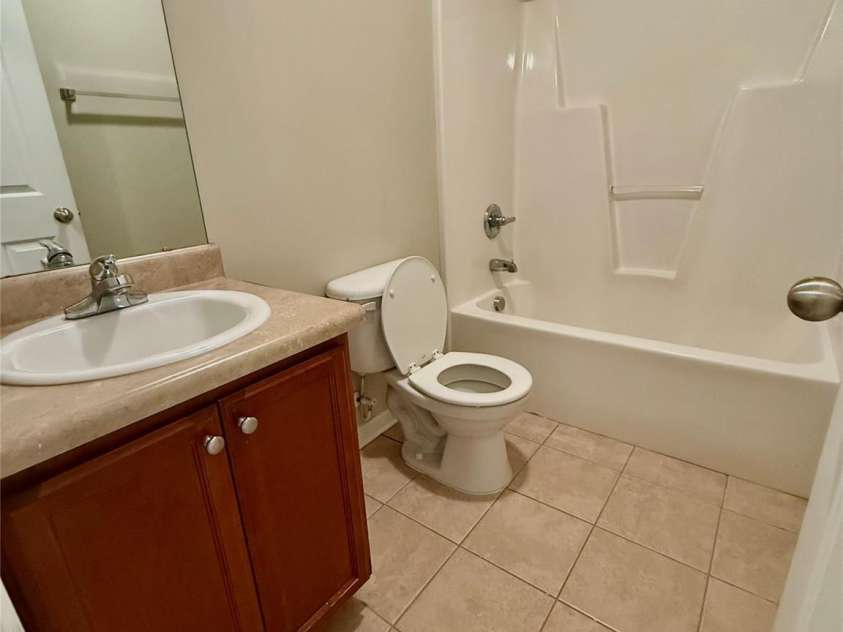 1117 Piney Woods Road, Columbia, SC 29210.  MLS# CAR4413813, YatesRealty ID 43633. 2nd bathroom