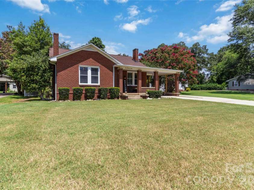 112 Pressley Street, Clover, SC 29710.  MLS# CAR4413522, YatesRealty ID 43637. 