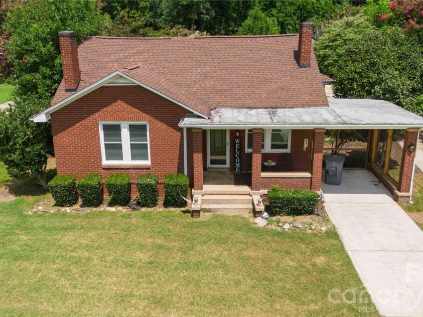 112 Pressley Street, Clover, SC 29710.  MLS# CAR4413522, YatesRealty ID 43637. 