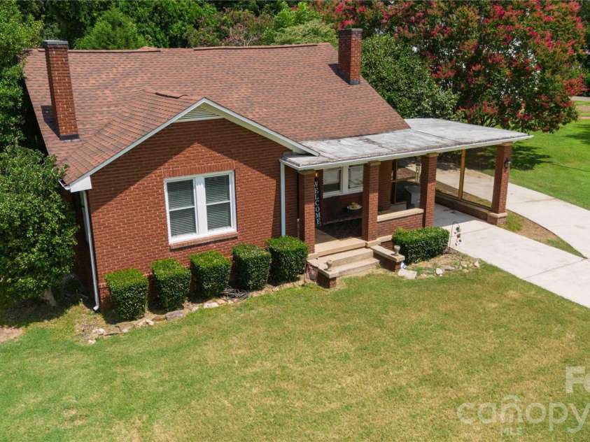 112 Pressley Street, Clover, SC 29710.  MLS# CAR4413522, YatesRealty ID 43637. 