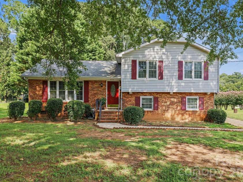 834 Applegate Court, Gastonia, NC 28054.  MLS# CAR4412857, YatesRealty ID 43638. 
