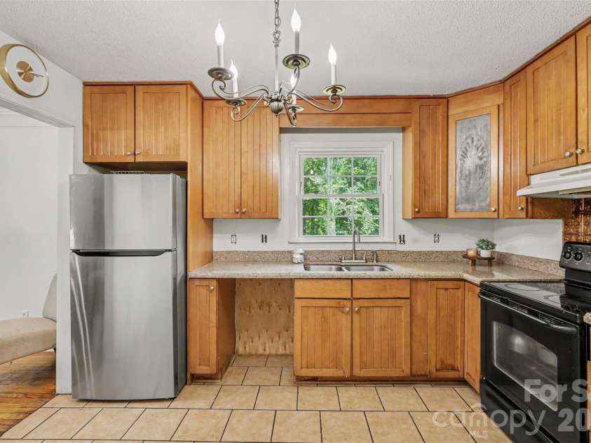 834 Applegate Court, Gastonia, NC 28054.  MLS# CAR4412857, YatesRealty ID 43638. 