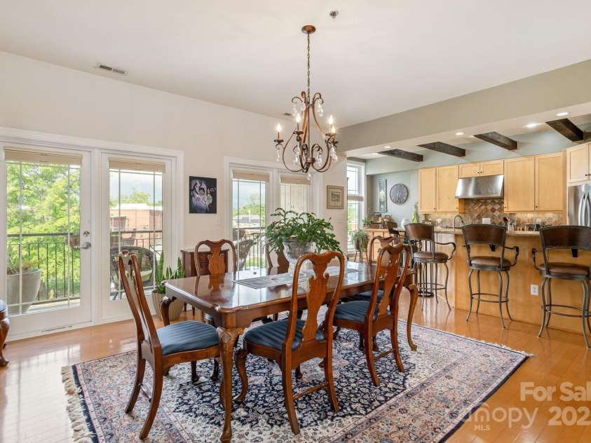 475 Church Street, Hendersonville, NC 28792.  MLS# CAR4252730, YatesRealty ID 4364. 