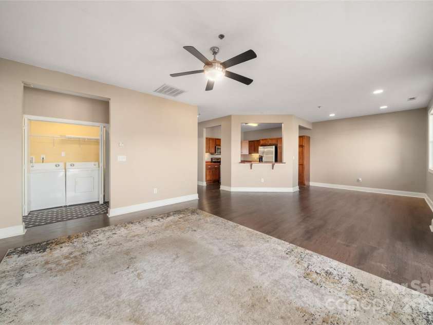 475 Church Street, Hendersonville, NC 28792.  MLS# CAR4290440, YatesRealty ID 4364. 