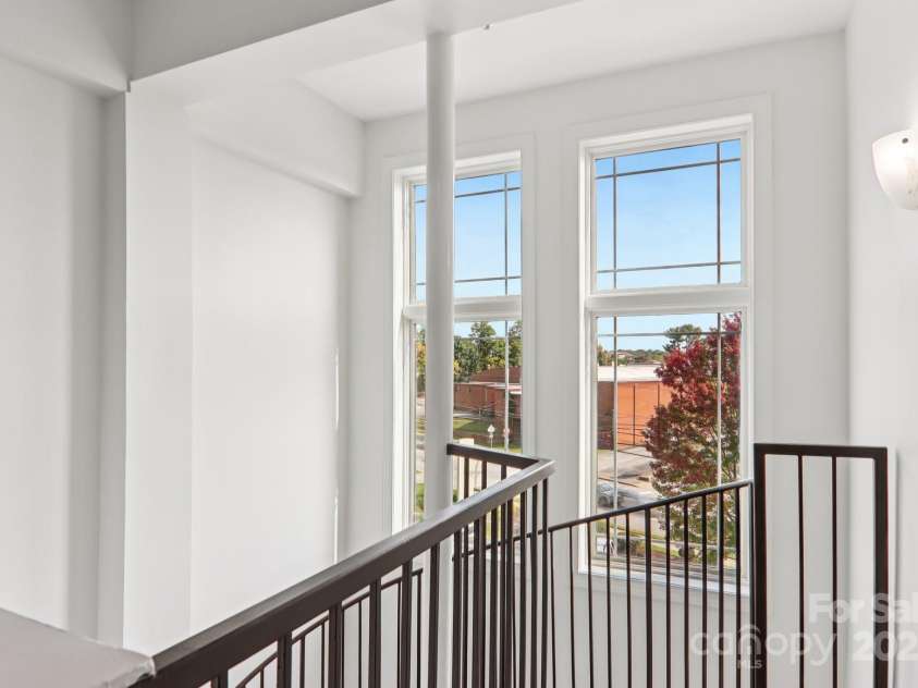 475 Church Street, Hendersonville, NC 28792.  MLS# CAR4305951, YatesRealty ID 4364. 