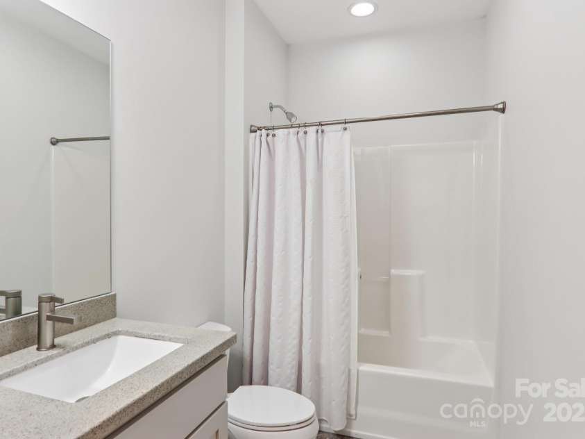 475 Church Street, Hendersonville, NC 28792.  MLS# CAR4305951, YatesRealty ID 4364. Main Level Bathroom
