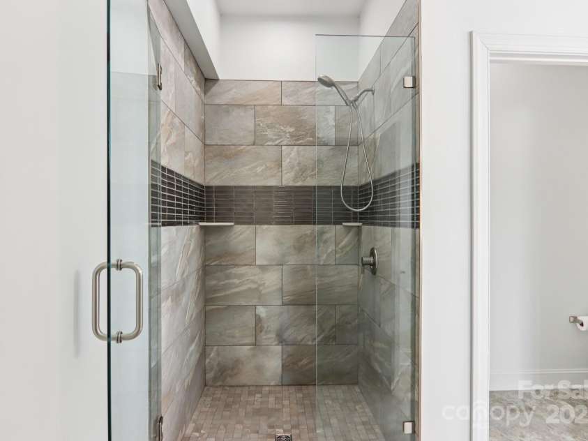 475 Church Street, Hendersonville, NC 28792.  MLS# CAR4305951, YatesRealty ID 4364. Primary Bathroom