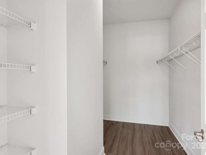 475 Church Street, Hendersonville, NC 28792.  MLS# CAR4305951, YatesRealty ID 4364. Primary Walk in Closet