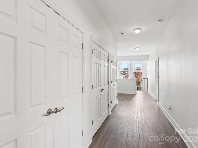 475 Church Street, Hendersonville, NC 28792.  MLS# CAR4305951, YatesRealty ID 4364. Upper Level Hallway