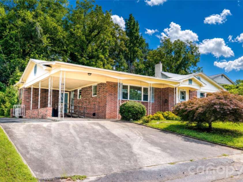 116 Clark Street, Morganton, NC 28655.  MLS# CAR4412745, YatesRealty ID 43640. 