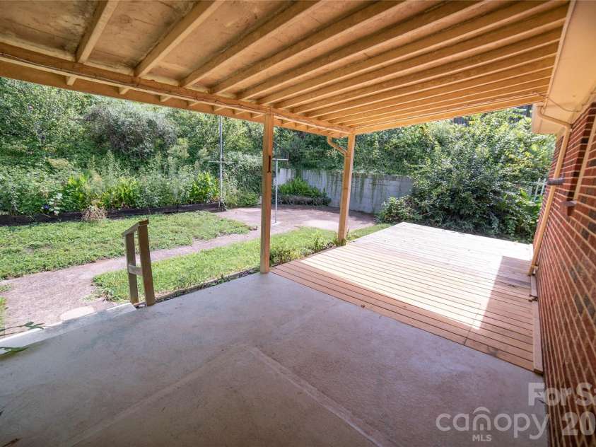 116 Clark Street, Morganton, NC 28655.  MLS# CAR4412745, YatesRealty ID 43640. 