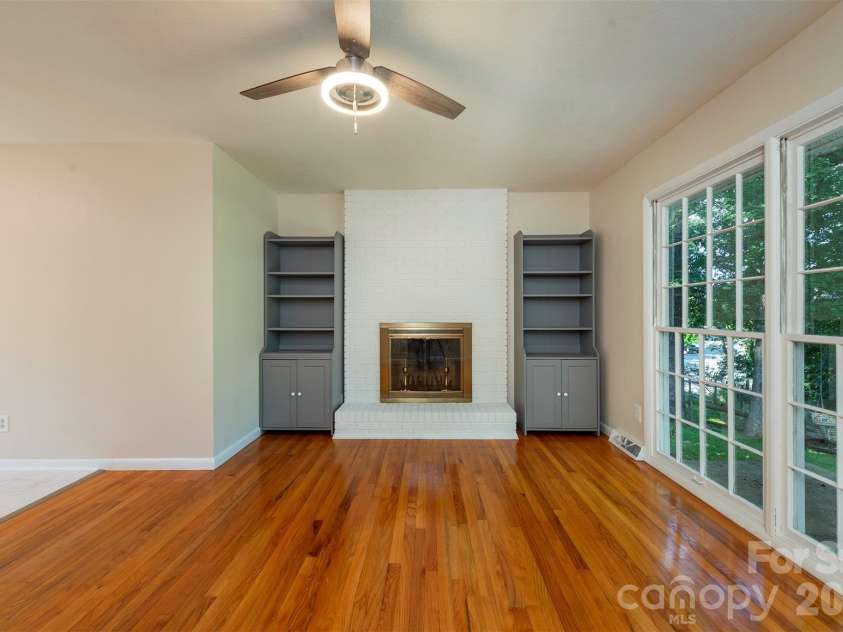 76 Maple Springs Road, Asheville, NC 28805.  MLS# CAR4413392, YatesRealty ID 43641. 