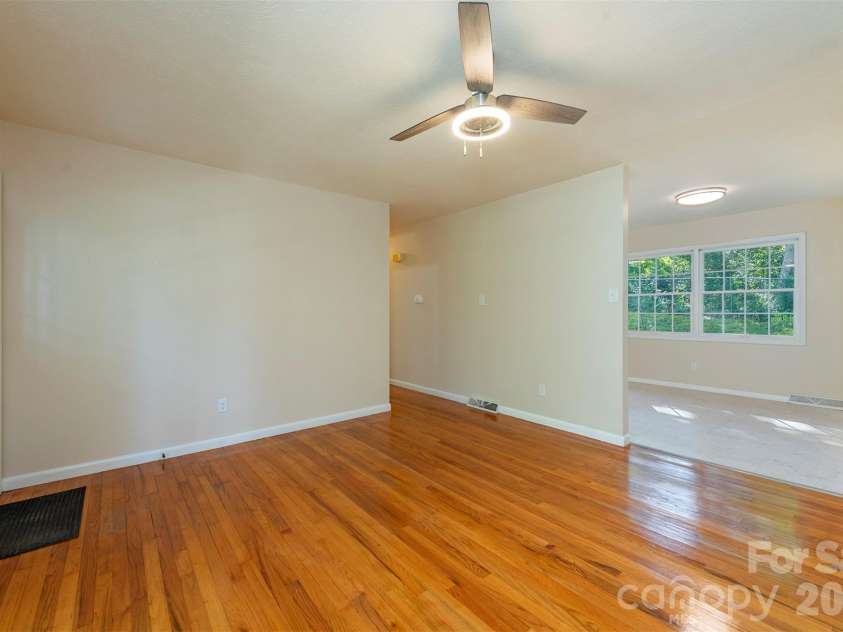 76 Maple Springs Road, Asheville, NC 28805.  MLS# CAR4413392, YatesRealty ID 43641. 