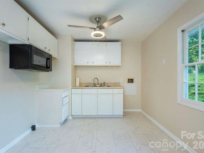 76 Maple Springs Road, Asheville, NC 28805.  MLS# CAR4413392, YatesRealty ID 43641. 