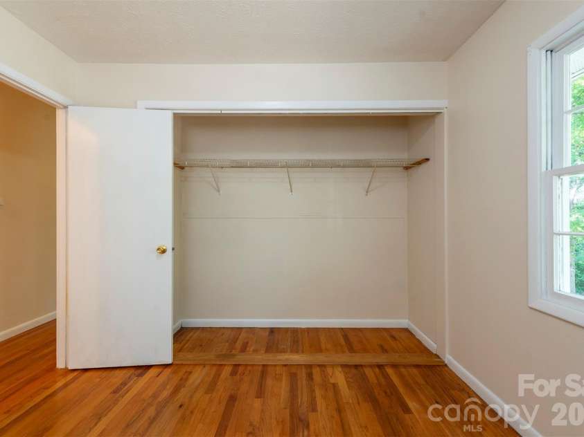 76 Maple Springs Road, Asheville, NC 28805.  MLS# CAR4413392, YatesRealty ID 43641. 