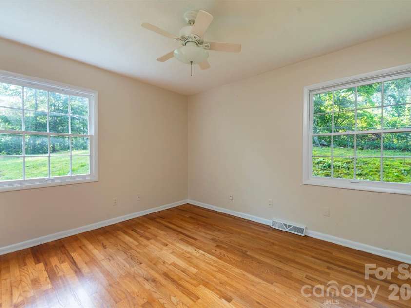 76 Maple Springs Road, Asheville, NC 28805.  MLS# CAR4413392, YatesRealty ID 43641. 