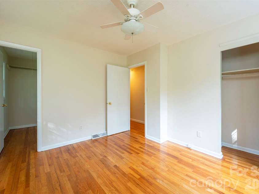 76 Maple Springs Road, Asheville, NC 28805.  MLS# CAR4413392, YatesRealty ID 43641. 