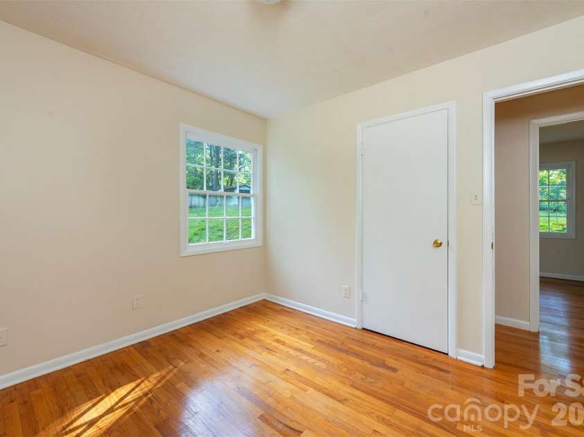 76 Maple Springs Road, Asheville, NC 28805.  MLS# CAR4413392, YatesRealty ID 43641. 