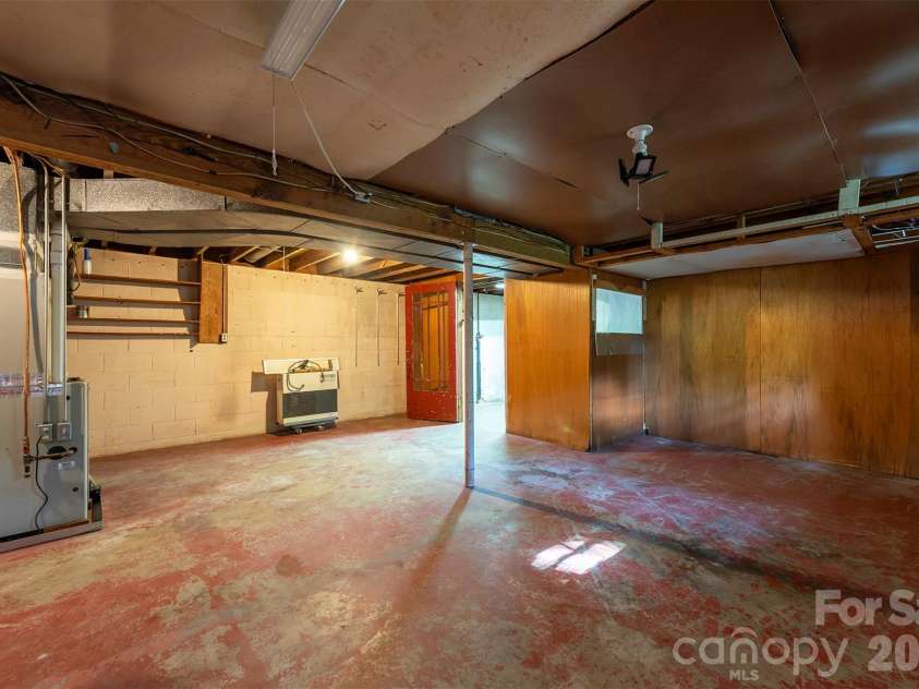76 Maple Springs Road, Asheville, NC 28805.  MLS# CAR4413392, YatesRealty ID 43641. 