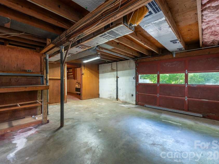 76 Maple Springs Road, Asheville, NC 28805.  MLS# CAR4413392, YatesRealty ID 43641. 