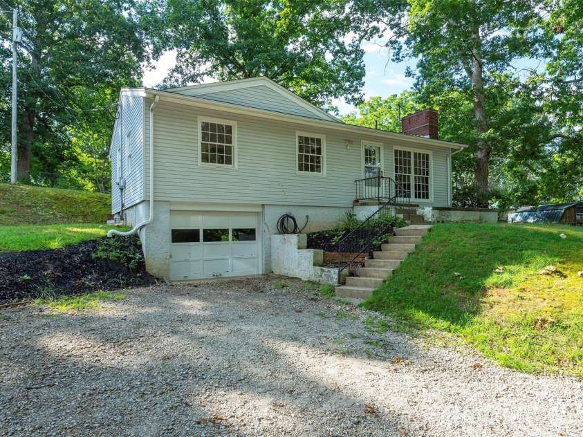 76 Maple Springs Road, Asheville, NC 28805.  MLS# CAR4413392, YatesRealty ID 43641. 