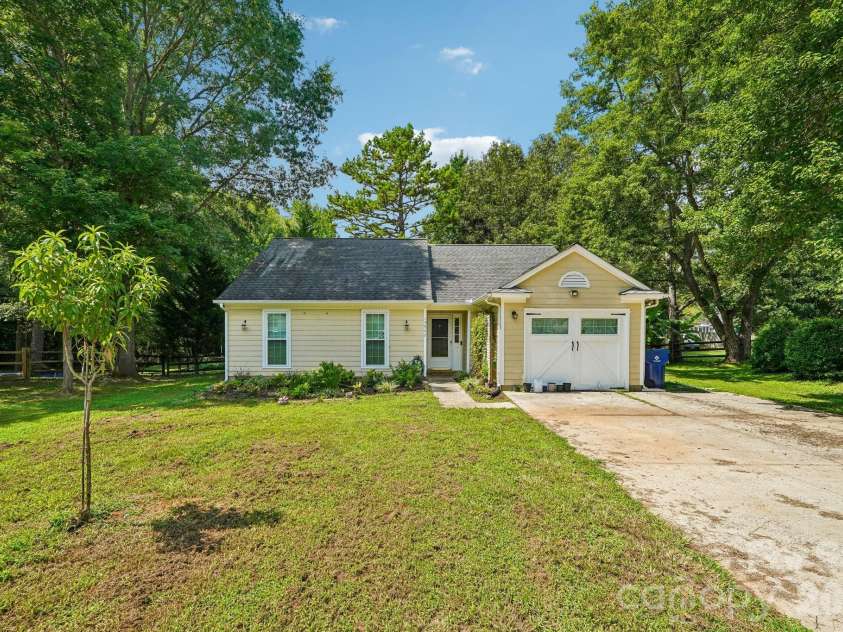 13942 Dannemara Drive, Pineville, NC 28134.  MLS# CAR4413129, YatesRealty ID 43643. 