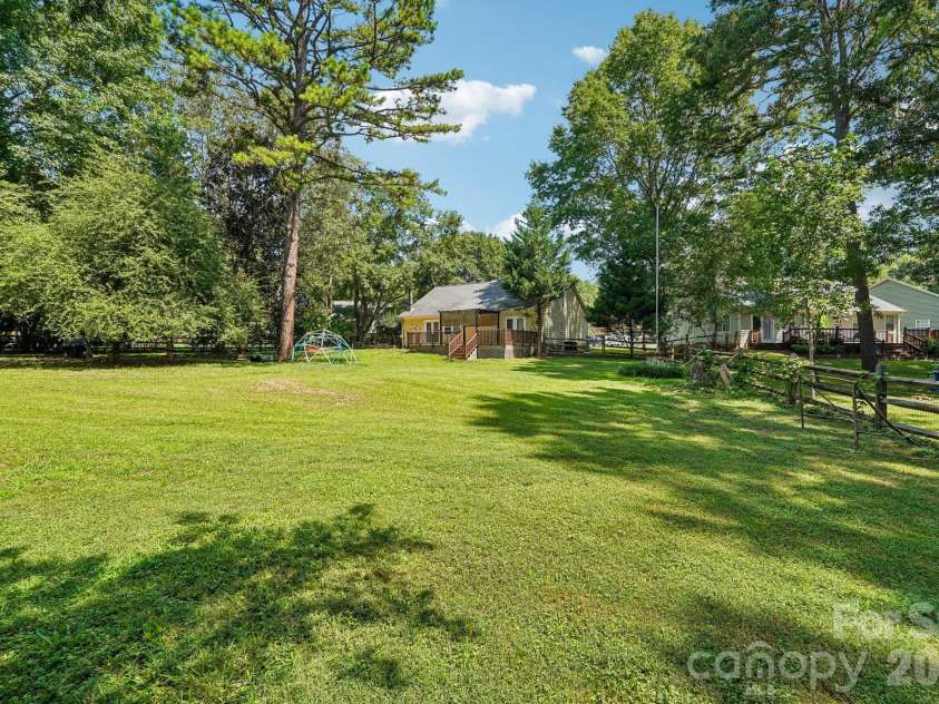 13942 Dannemara Drive, Pineville, NC 28134.  MLS# CAR4413129, YatesRealty ID 43643. 