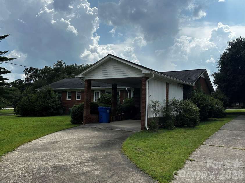 401 Hickory Street, Pageland, SC 29728.  MLS# CAR4408598, YatesRealty ID 43644. 