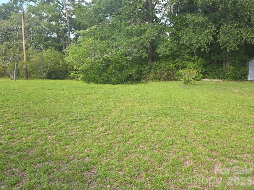 401 Hickory Street, Pageland, SC 29728.  MLS# CAR4408598, YatesRealty ID 43644. Spacious back yard
