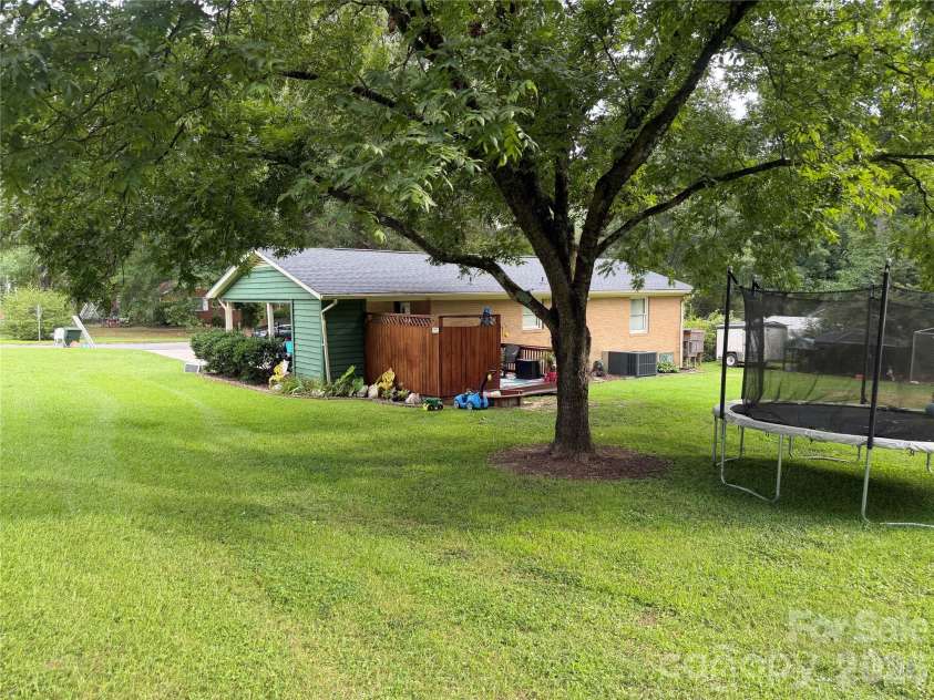 1104 Hillcrest Drive, Cherryville, NC 28021.  MLS# CAR4412505, YatesRealty ID 43647. 