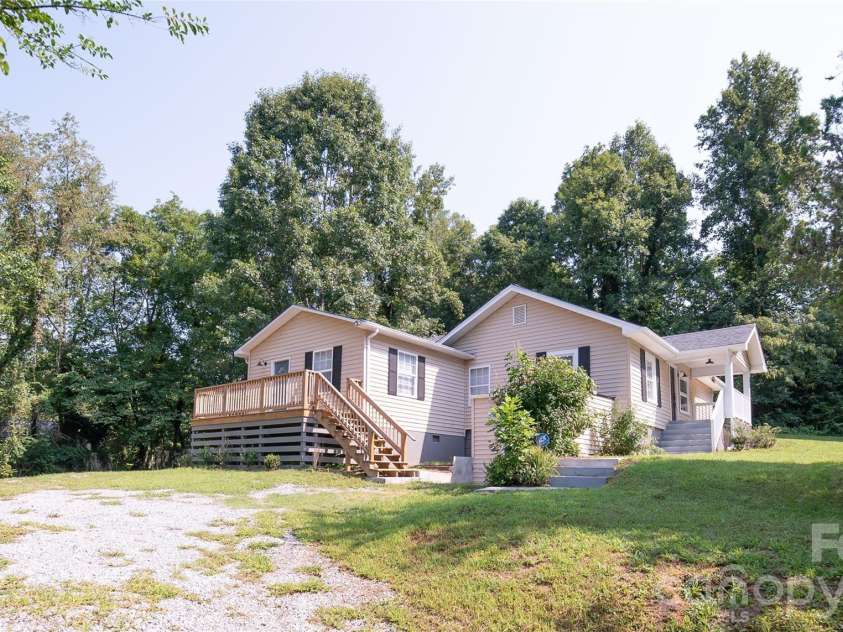 1240 Piedmont Drive, Lenoir, NC 28645.  MLS# CAR4413839, YatesRealty ID 43648. 