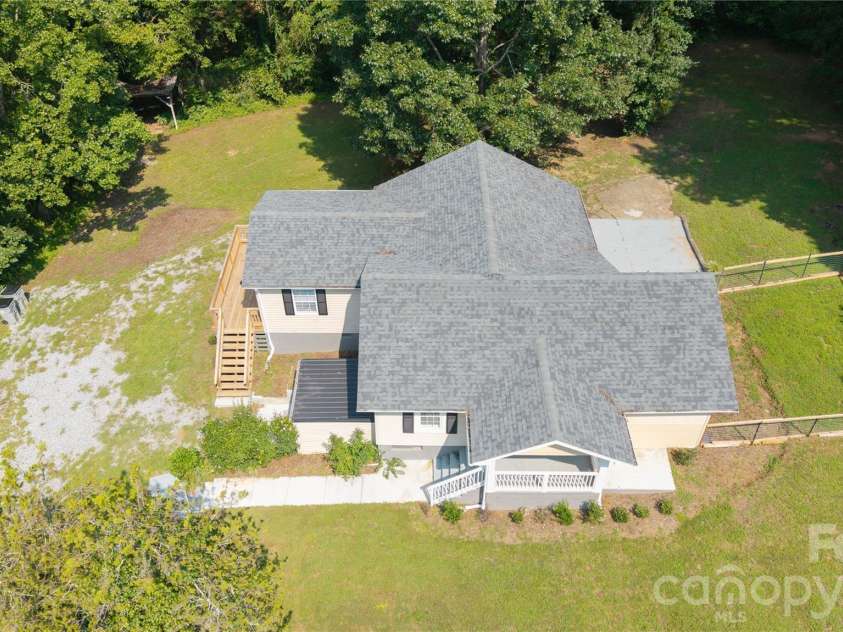 1240 Piedmont Drive, Lenoir, NC 28645.  MLS# CAR4413839, YatesRealty ID 43648. 