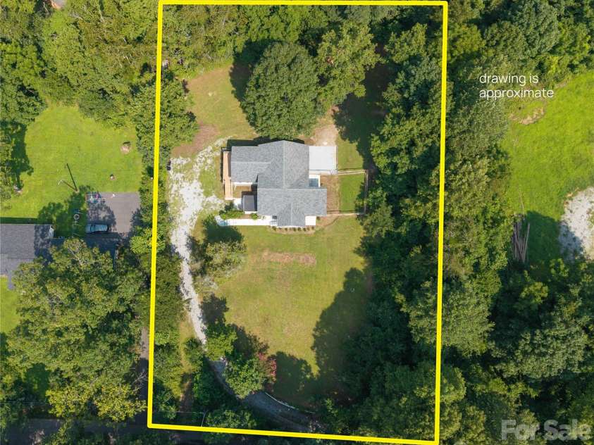 1240 Piedmont Drive, Lenoir, NC 28645.  MLS# CAR4413839, YatesRealty ID 43648. 