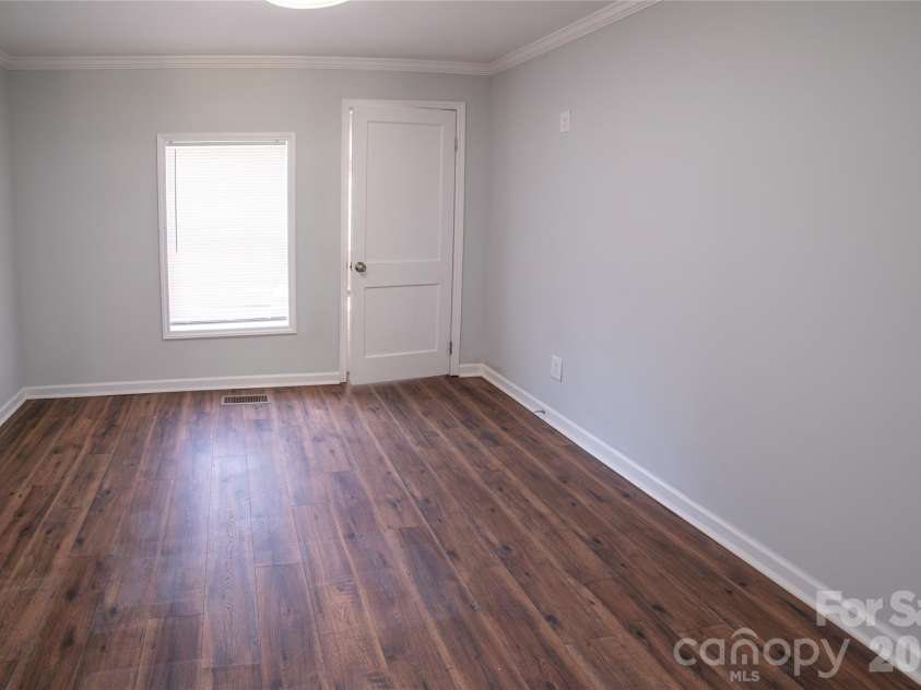 1240 Piedmont Drive, Lenoir, NC 28645.  MLS# CAR4413839, YatesRealty ID 43648. Flex Space