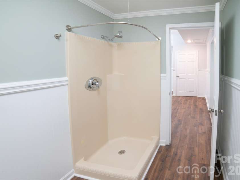 1240 Piedmont Drive, Lenoir, NC 28645.  MLS# CAR4413839, YatesRealty ID 43648. Full Bath off Kitchen