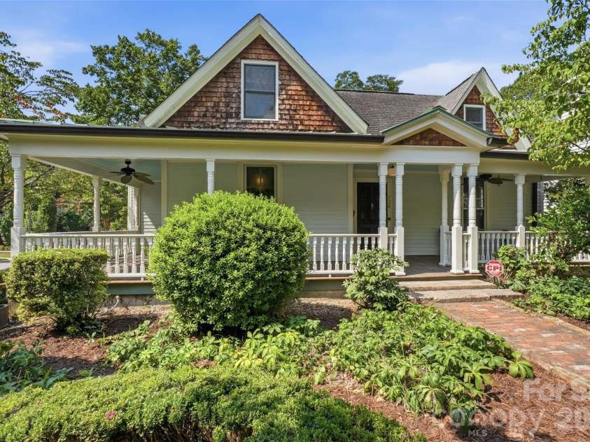 728 Lexington Avenue, Charlotte, NC 28203.  MLS# CAR4413722, YatesRealty ID 43649. Thoughtfully updated while preserving historical details.