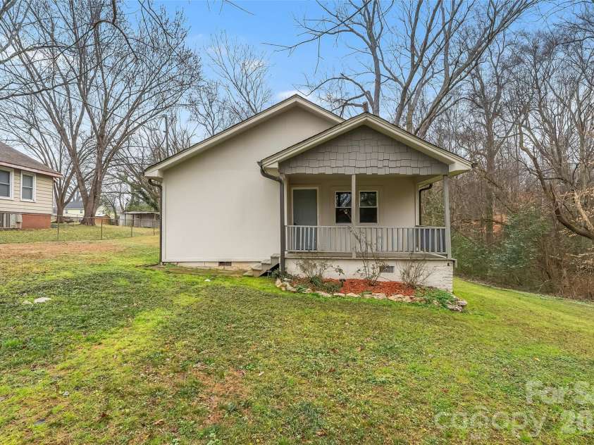 500 3rd Street, Stanley, NC 28164.  MLS# CAR4388278, YatesRealty ID 4365. 