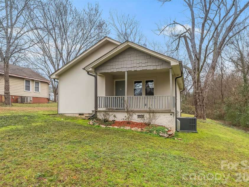 500 3rd Street, Stanley, NC 28164.  MLS# CAR4388278, YatesRealty ID 4365. 